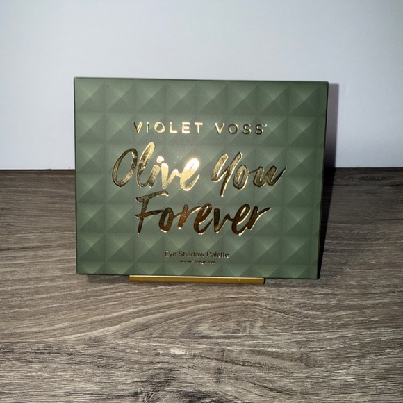 Violet Vose Eyeshadow Palette Olive You Forever New in Box - Picture 2 of 16